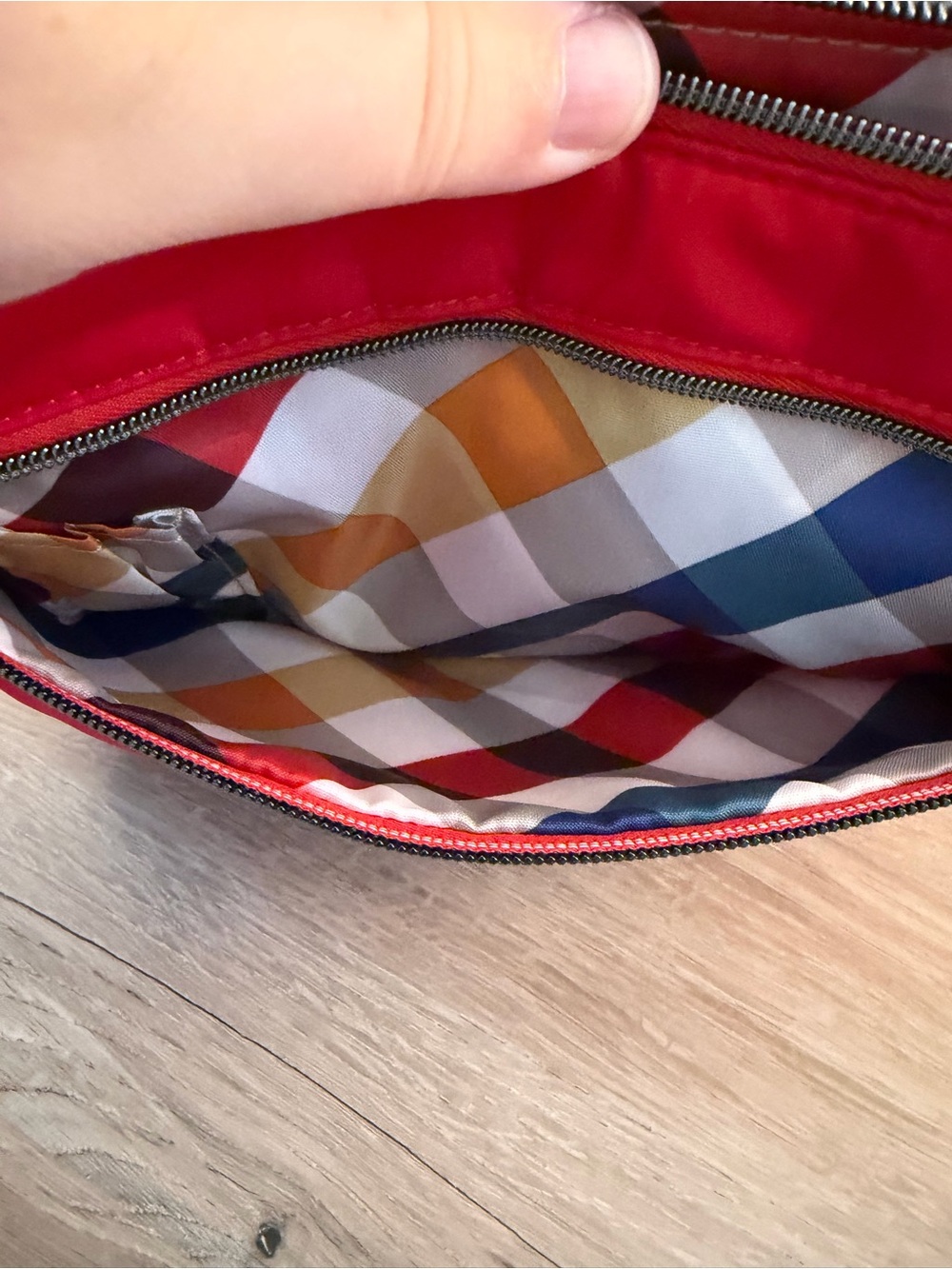 Lug Flare Poppy Red Crossbody Bag with Detachable Strap - Picture 3 of 4